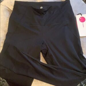 Yogalicious black leggings with mesh on leg back